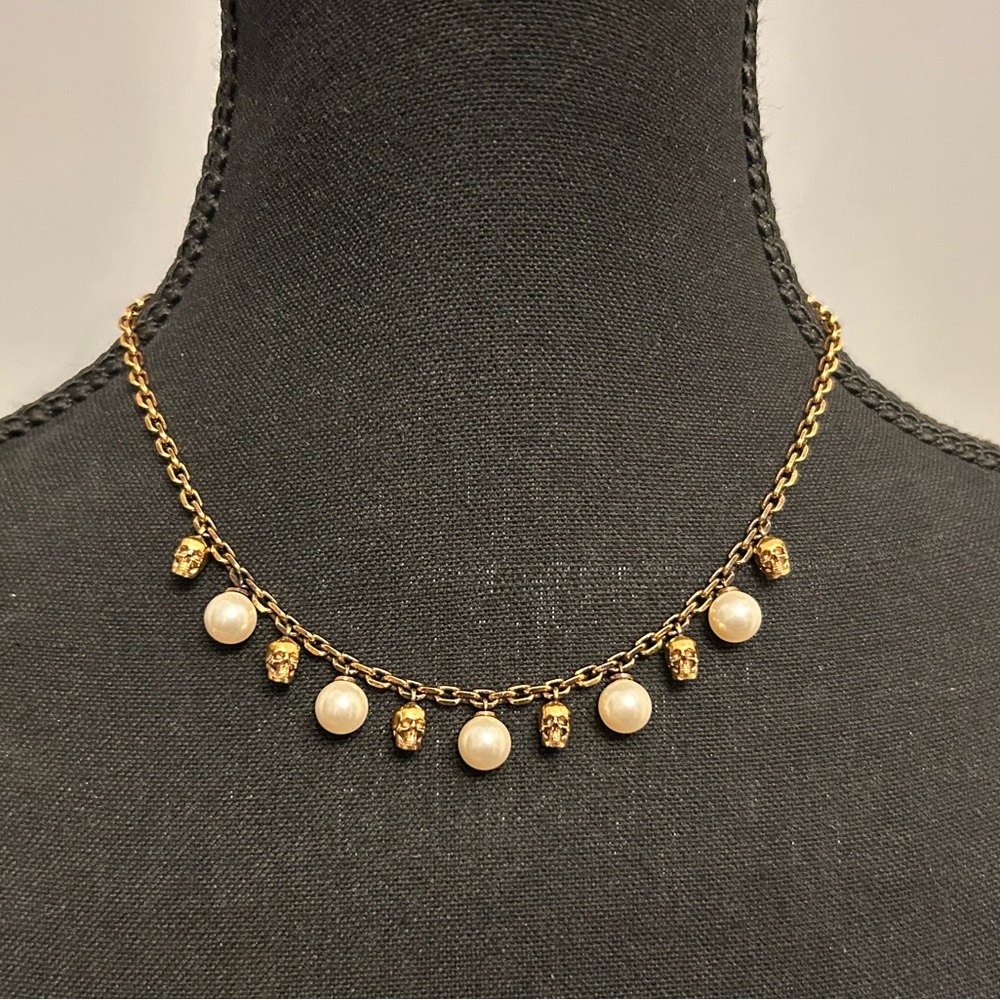 BNIB Alexander McQueen Women’s Pearly Skull Necklace in Antique Gold